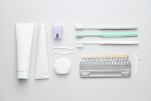 歯ブラシと歯磨き粉とフロス