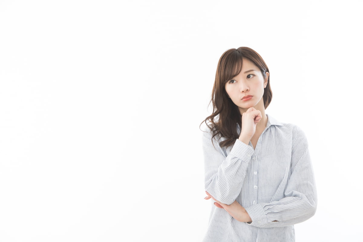 大人でも歯並びが悪くなることはあるのか疑問をもつ女性
