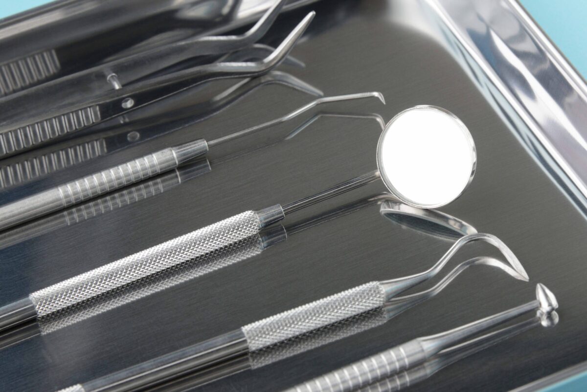 歯の治療に使用する器具