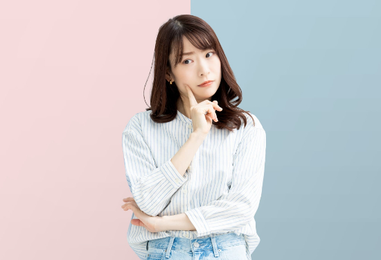 オフィスホワイトニングが向いているか向いていないか考える女性