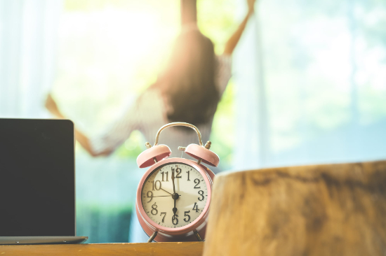 口内炎の予防に規則正しい生活を送るイメージ